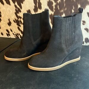 Brand new never worn high heelsl boots